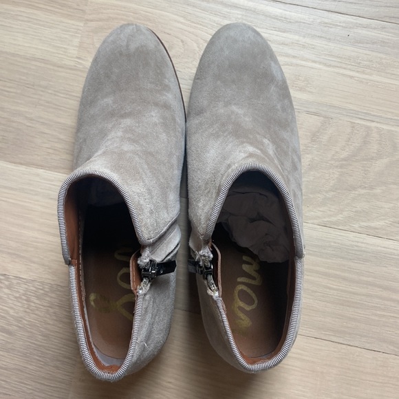 Sam Elderman Suede Ankle Booties (women’s size 5) - Picture 5 of 6